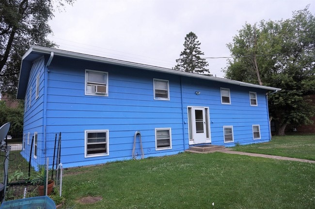 Building Photo - West View Apts
