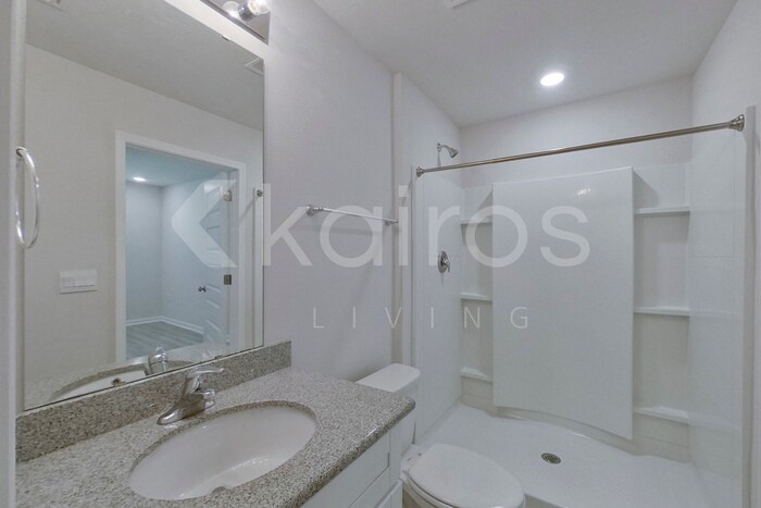 Building Photo - 389 Monarch Ln