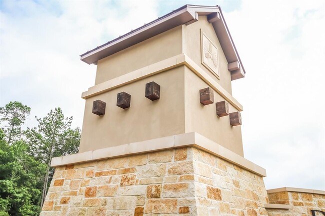 Building Photo - 25326 Shadowdale Dr