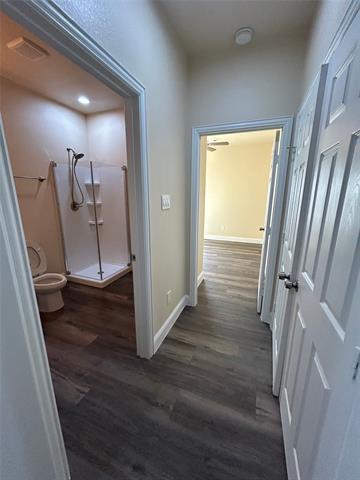 Building Photo - 200 Oak St