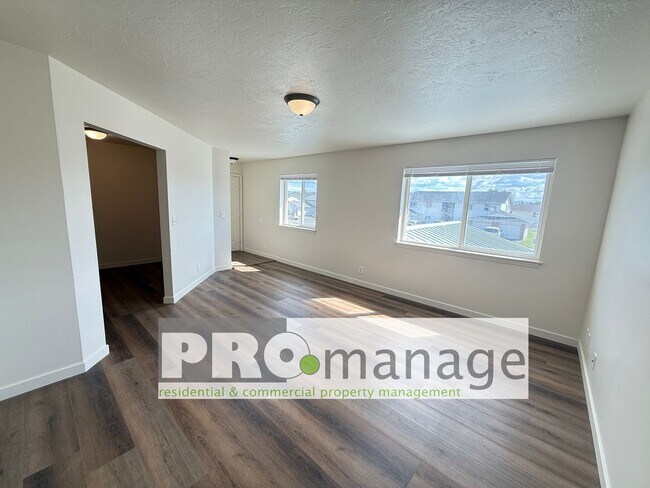 Building Photo - 2137 Stace St
