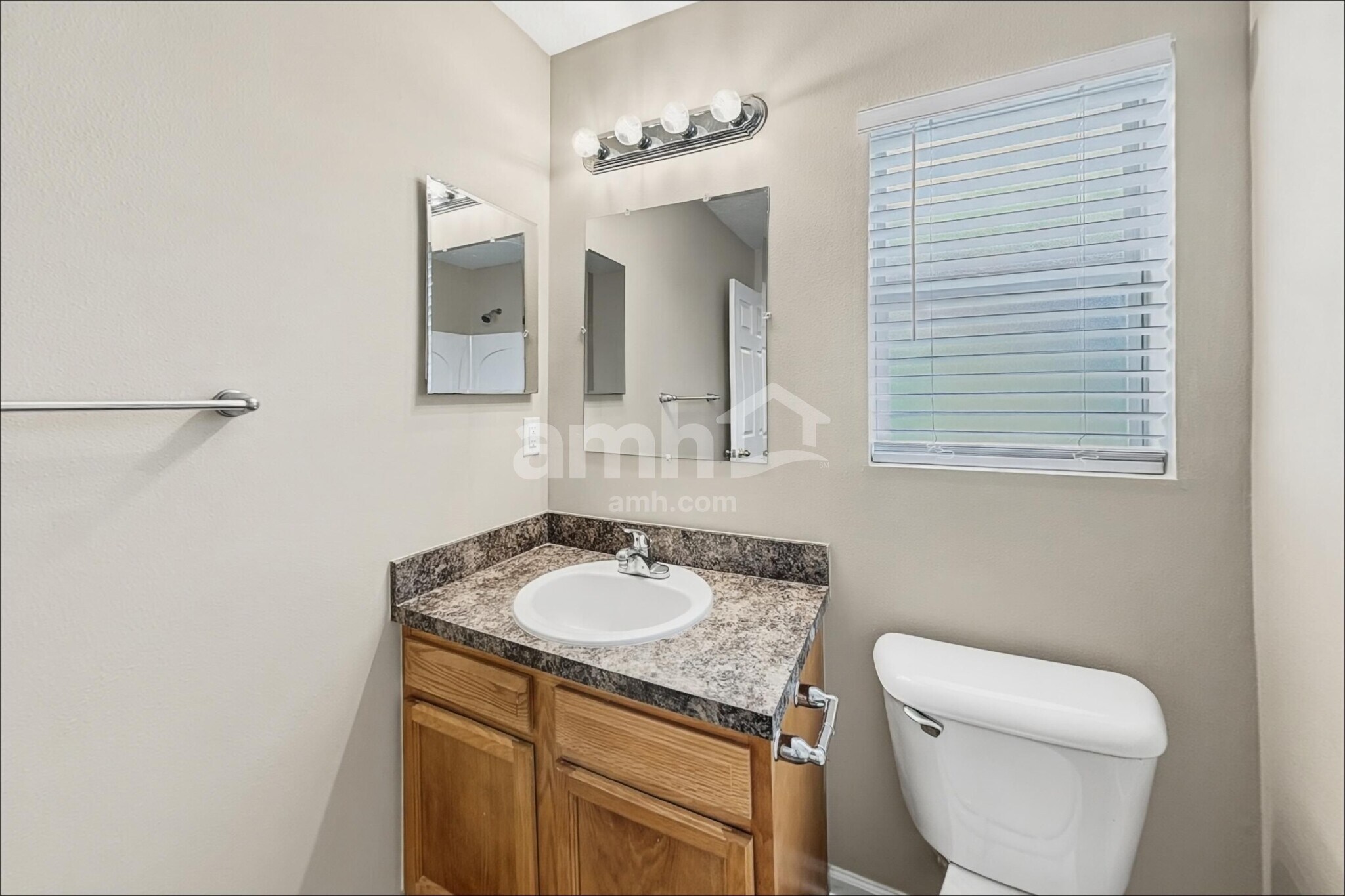 Building Photo - 12107 Hayden Lakes Cir
