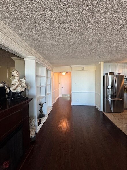 Building Photo - 3883 Turtle Creek Blvd