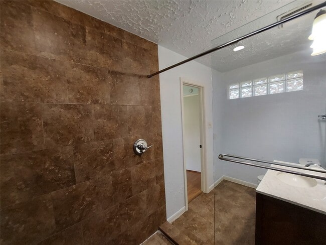 Building Photo - 3807 Quiet Pl Dr