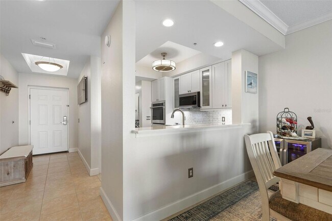 Building Photo - 102 Yacht Harbor Dr