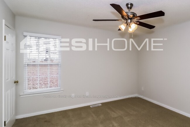 Building Photo - 239 Periwinkle St