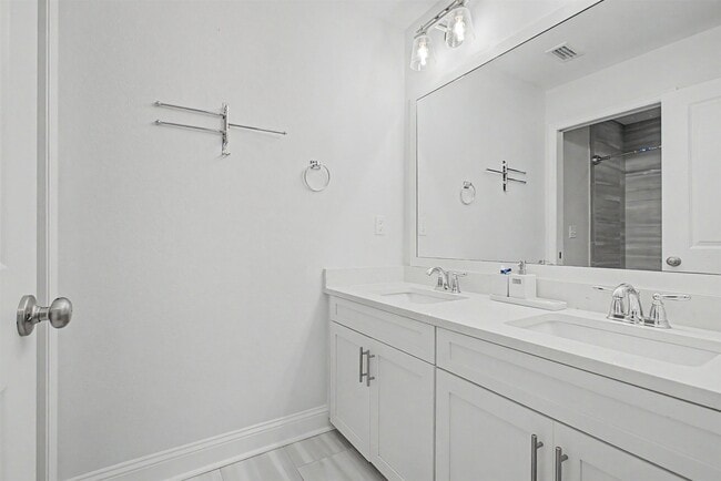 Building Photo - 2508 Mount Vernon Ln
