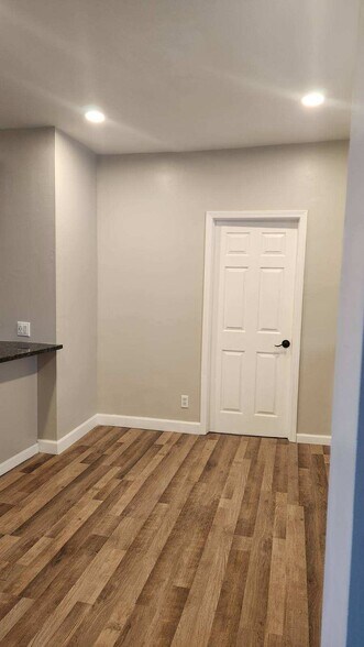 Building Photo - 116 Chestnut St