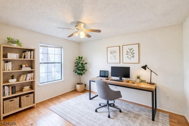 Building Photo - 15 Fisher Dr