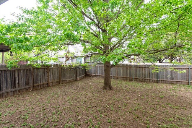 Building Photo - 10509 Wylie Dr