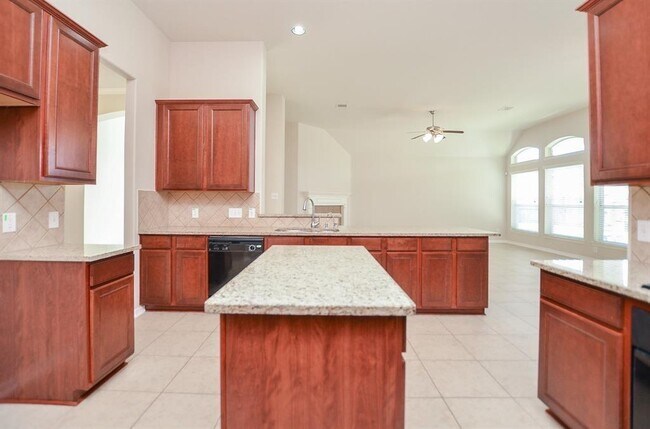 Building Photo - 3807 Broken Pine Ct