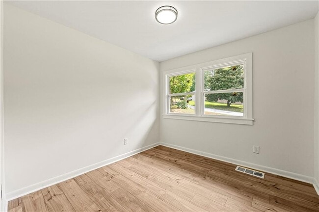 Building Photo - 3981 Rutgers Dr SW