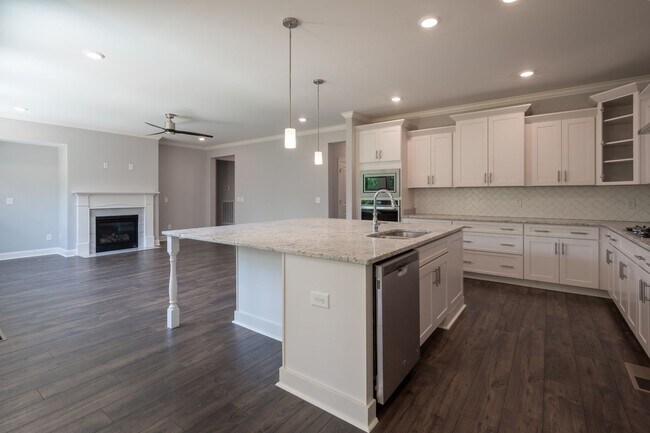 Building Photo - **LIKE NEW, EXECUTIVE HOME IN SOUGHT-AFTER LADD PARK NEIGHBORHOOD, FRANKLIN, TN**