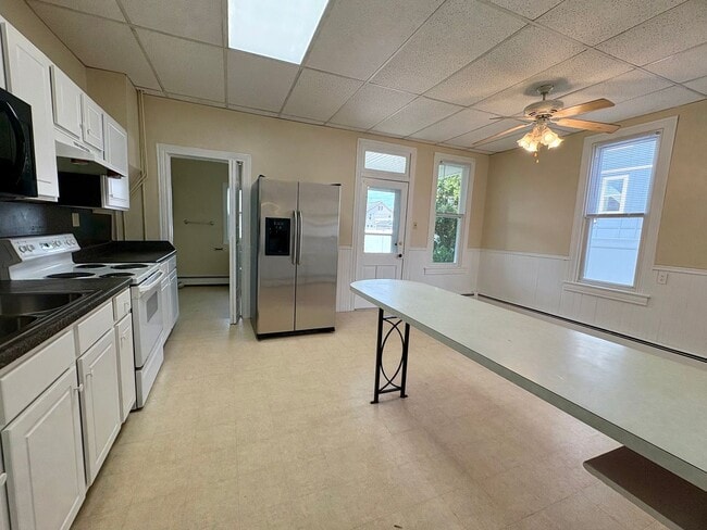 Building Photo - 3 Bedroom 1.5 Bathroom in Elizabethtown!