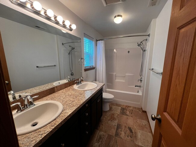 Building Photo - Application Pending - 3 Bedroom House For ...