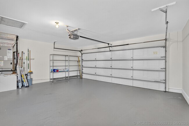 Building Photo - 899 Granada Dr