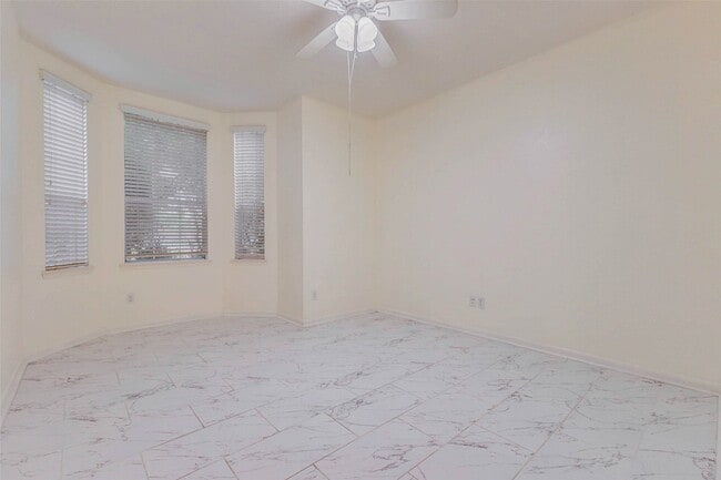Building Photo - 7434 Jacobs Well Dr