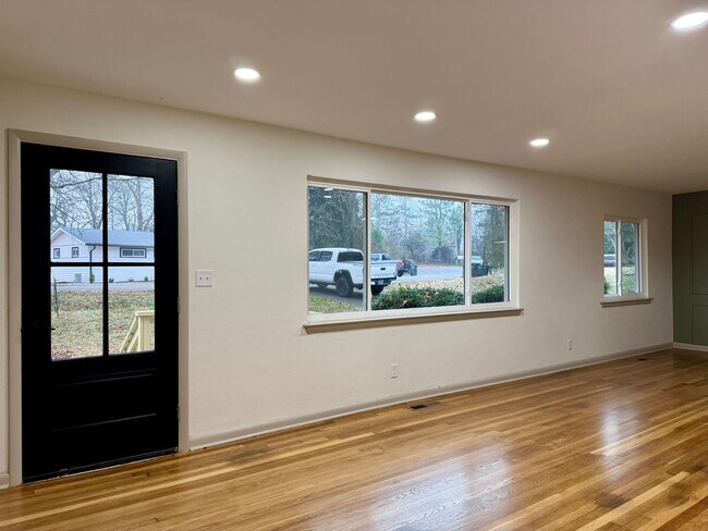 Building Photo - 3906 Forest Highland Cir