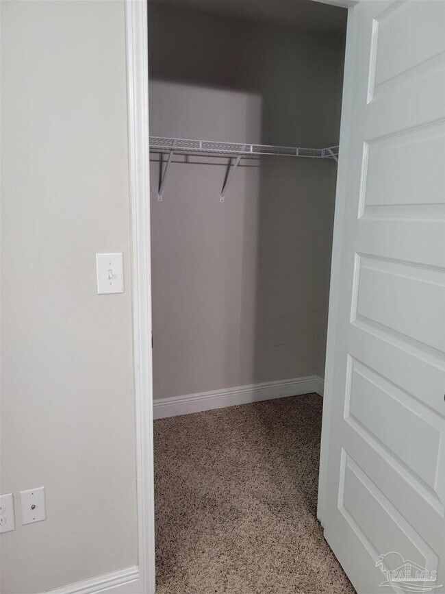 Building Photo - 6081 Royal Port Ct