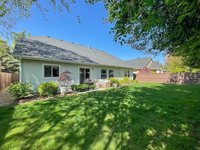 Building Photo - 832 W Cagney Dr