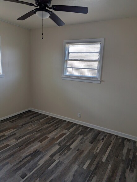 Building Photo - 2204 35th St