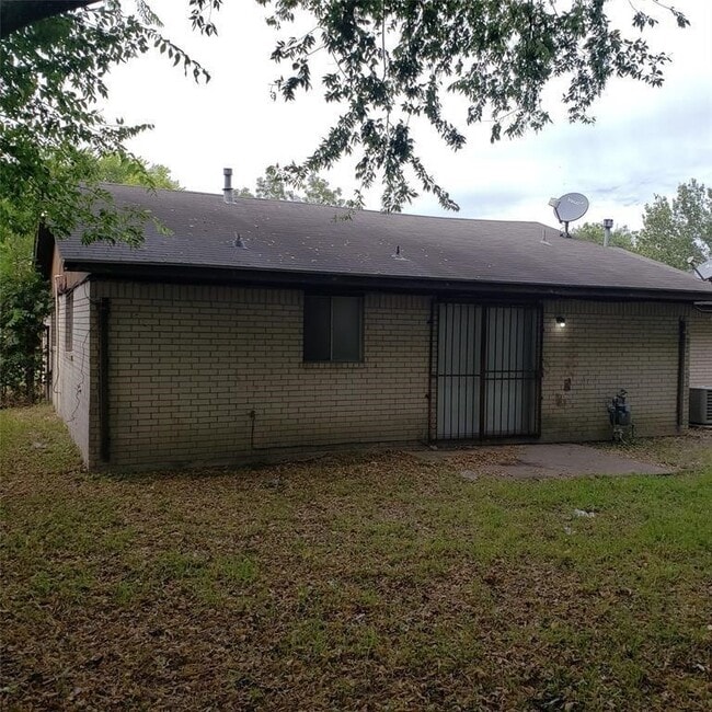 Building Photo - 12931 Southbridge Rd