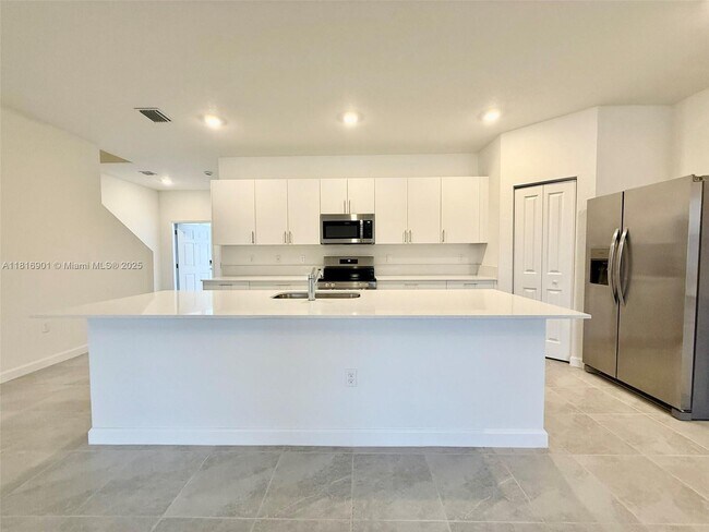 Primary Photo - 3032 Park Pl
