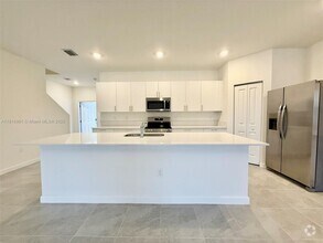 Building Photo - 3032 Park Pl