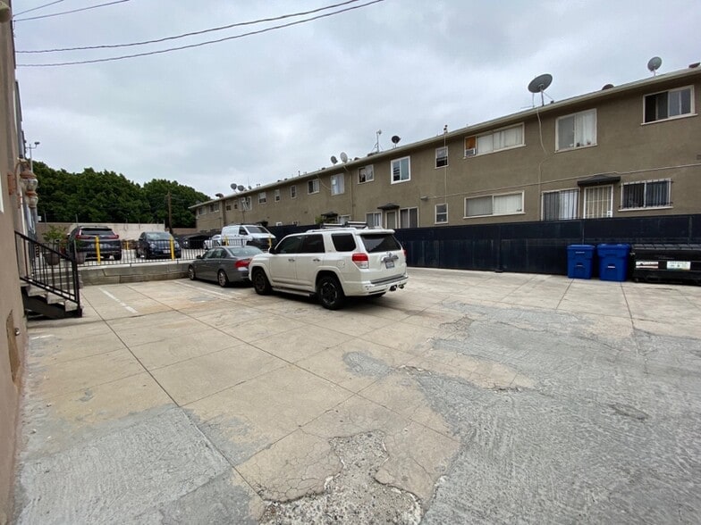 Building Photo - 5540 Franklin Ave