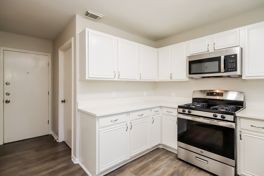 Building Photo - 18407 Heartland Ct