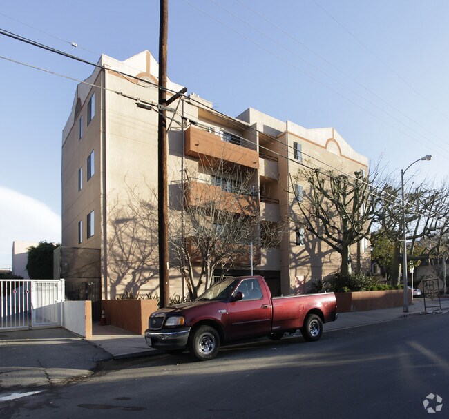 Building Photo - Ben Apartments