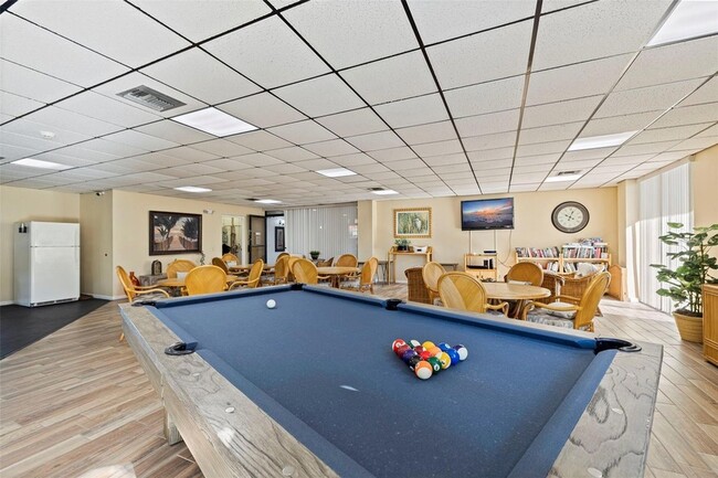 Building Photo - 6365 Bahia Del Mar Blvd S