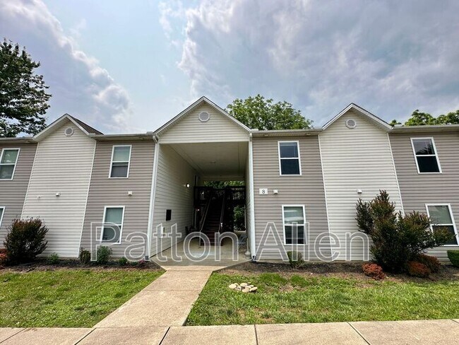 Building Photo - 8 Zell Ln