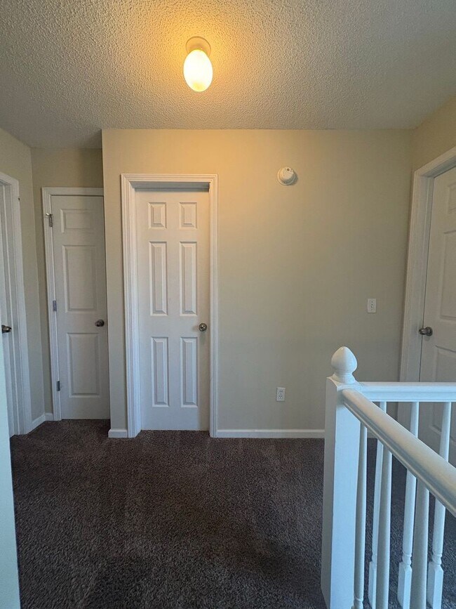 Building Photo - 125 Winthrope Ln