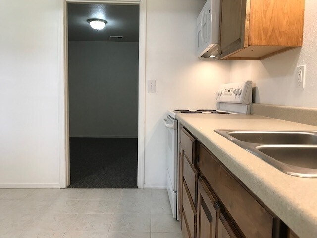 Building Photo - 209 W 500 N