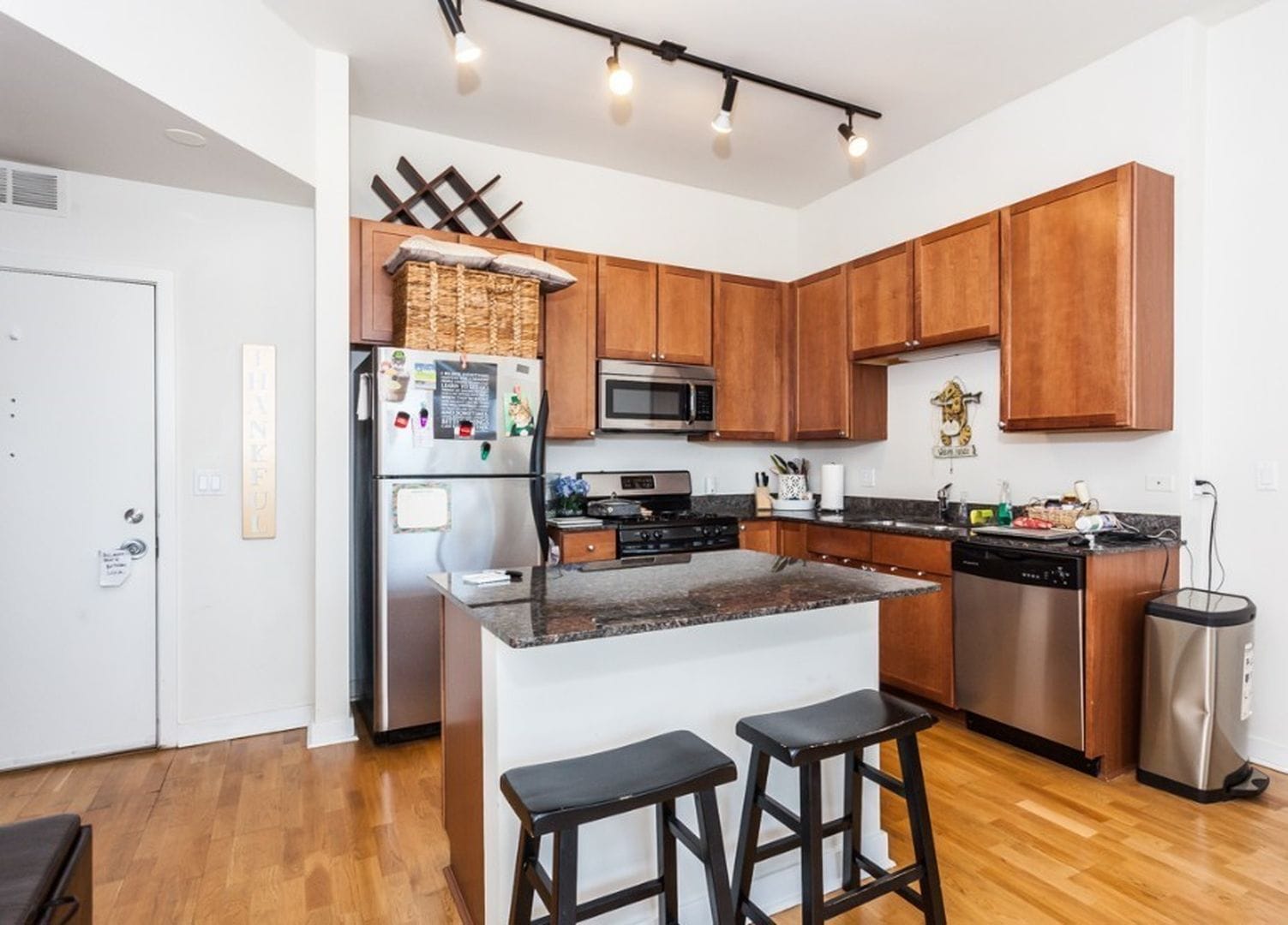 Building Photo - 901 W Madison St