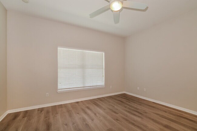 Building Photo - 2114 Senate Ave