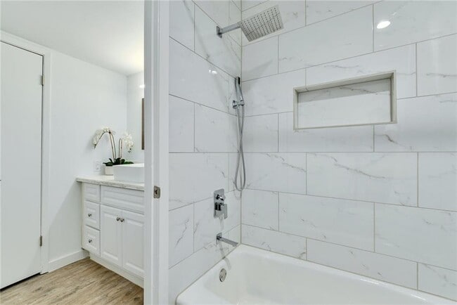 Building Photo - 8730 N Mopac Expy