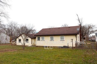 Building Photo - 431 Fairmount Rd