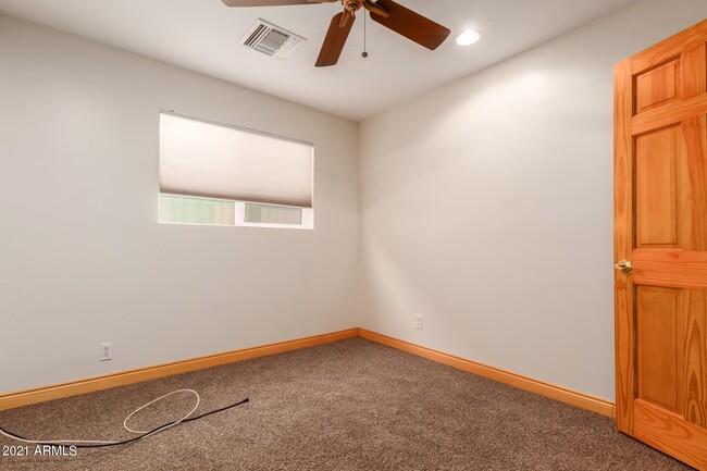 Building Photo - 1608 W Inverness Dr