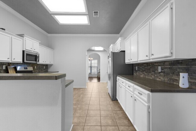 Building Photo - 405 Harbor Oaks Dr
