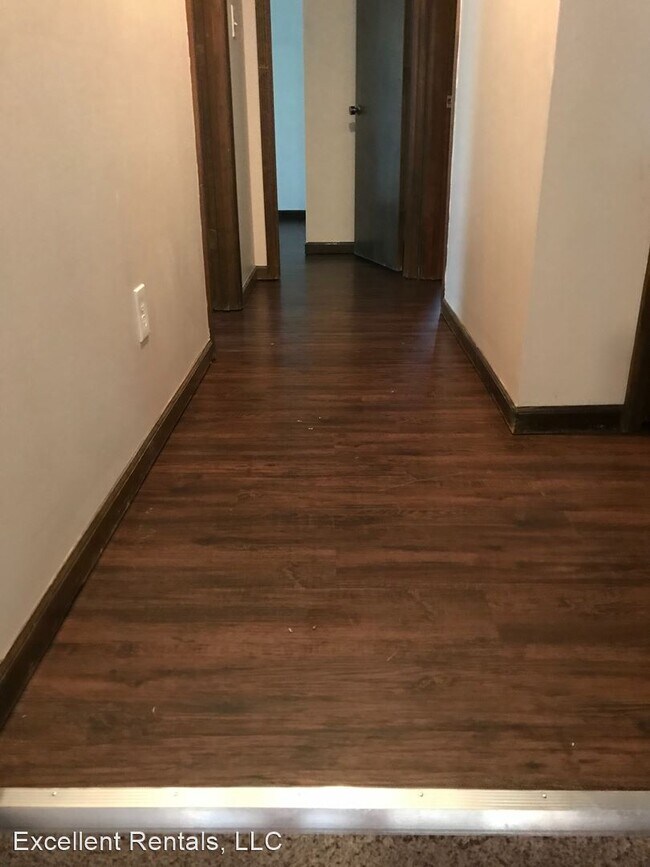 Building Photo - 4 br, 2 bath House - 503 NE Country Lane