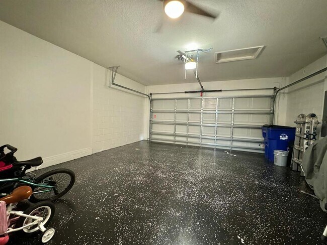 Building Photo - 2900 Ponce Crest Dr