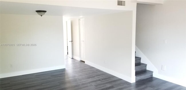 Building Photo - 8550 SW 109th Ave
