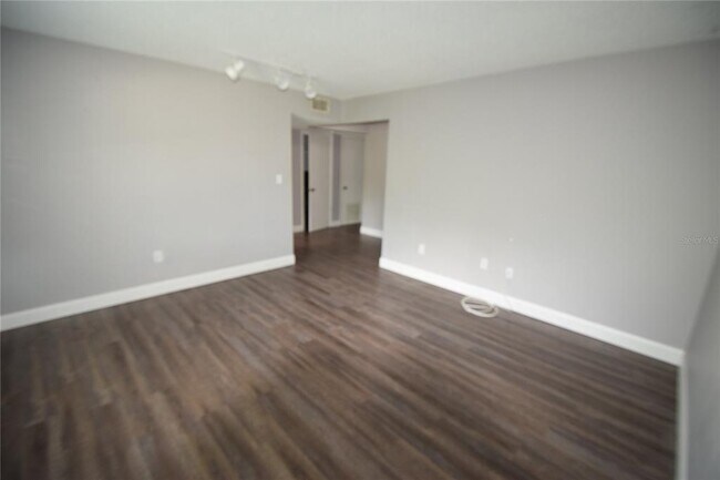 Building Photo - 1005 S New York Ave