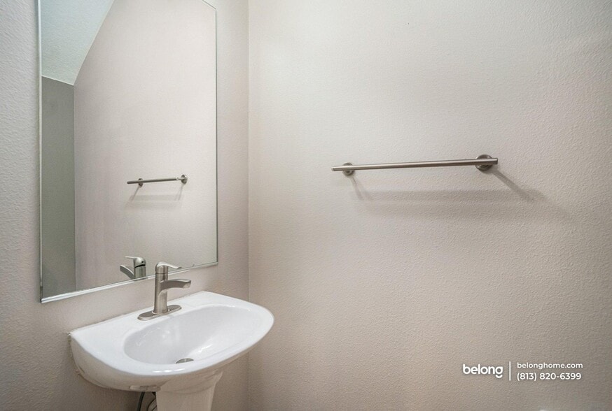 Building Photo - 7554 Tamarind Ave