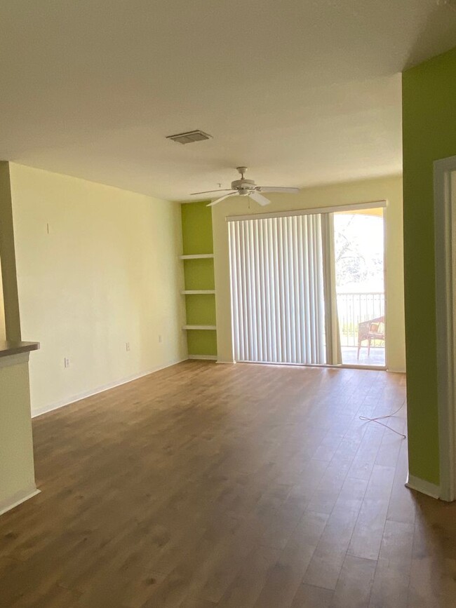 Building Photo - Gated 2 bedroom, 2 bath, Maitland Condo wi...