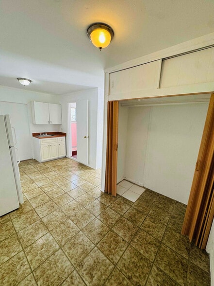 Building Photo - 1810 SW 24th Ter