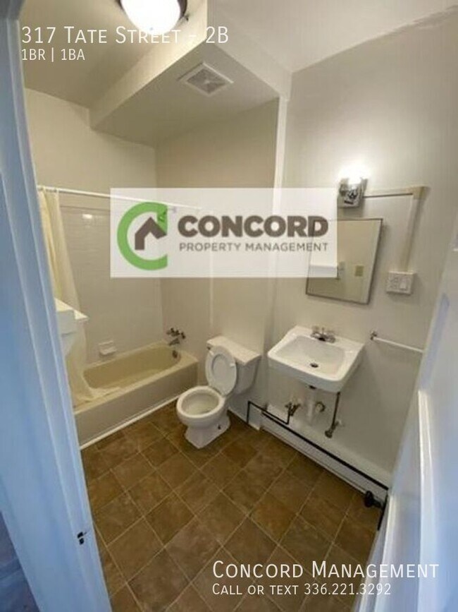 Building Photo - 317 Tate St