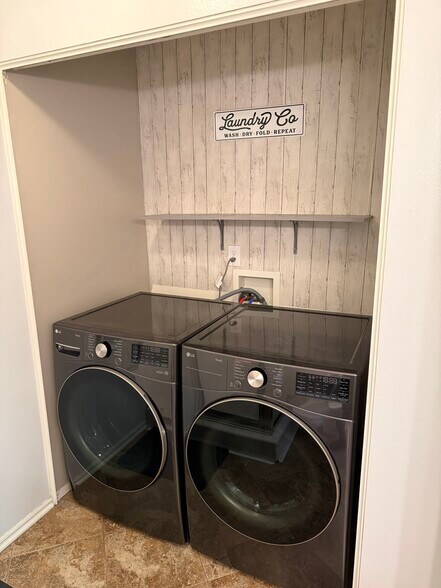 Building Photo - 1227 Riverside Ave